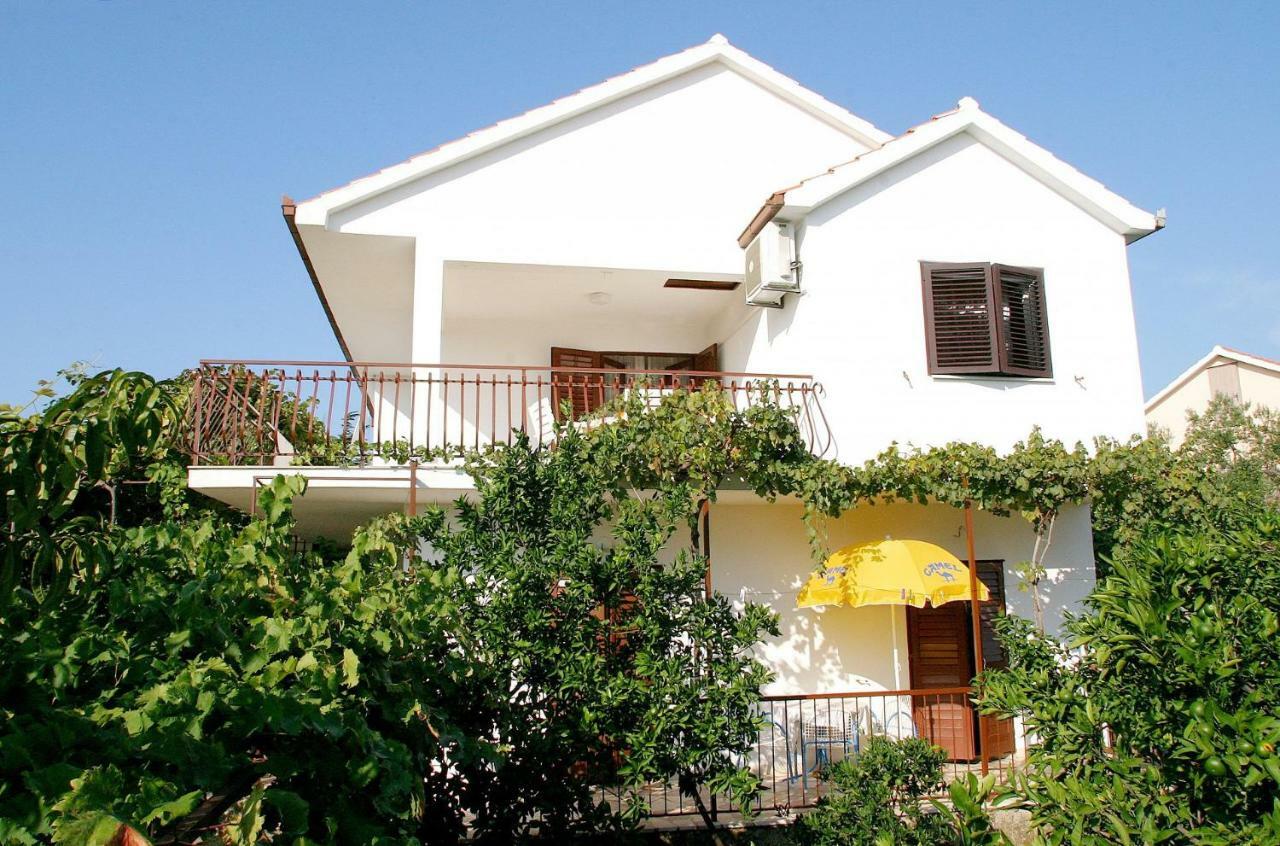 Apartments Mirja - 100M From The Beach & Parking 트로기르 외부 사진