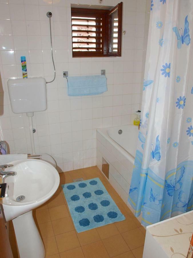 Apartments Mirja - 100M From The Beach & Parking 트로기르 외부 사진